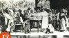 Foto Suasana Pemeriksaan Kesehatan Berkala bagi Balita dan Anak-anak Keluarga Pekerja Perkebunan di Asahan, Sumatra Utara, 13 Juli 1930
